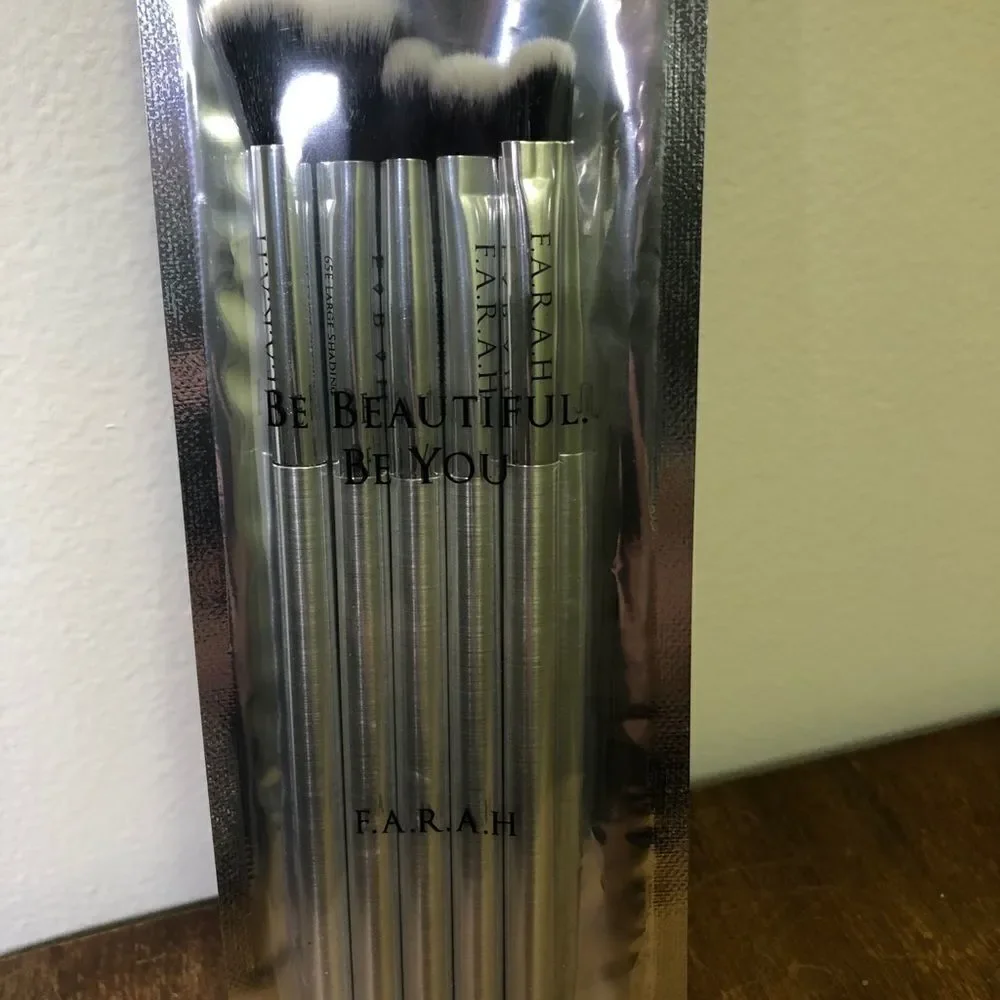 FARAH brushes